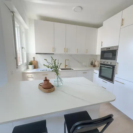 Charming New 1br Oasis Near Lake *